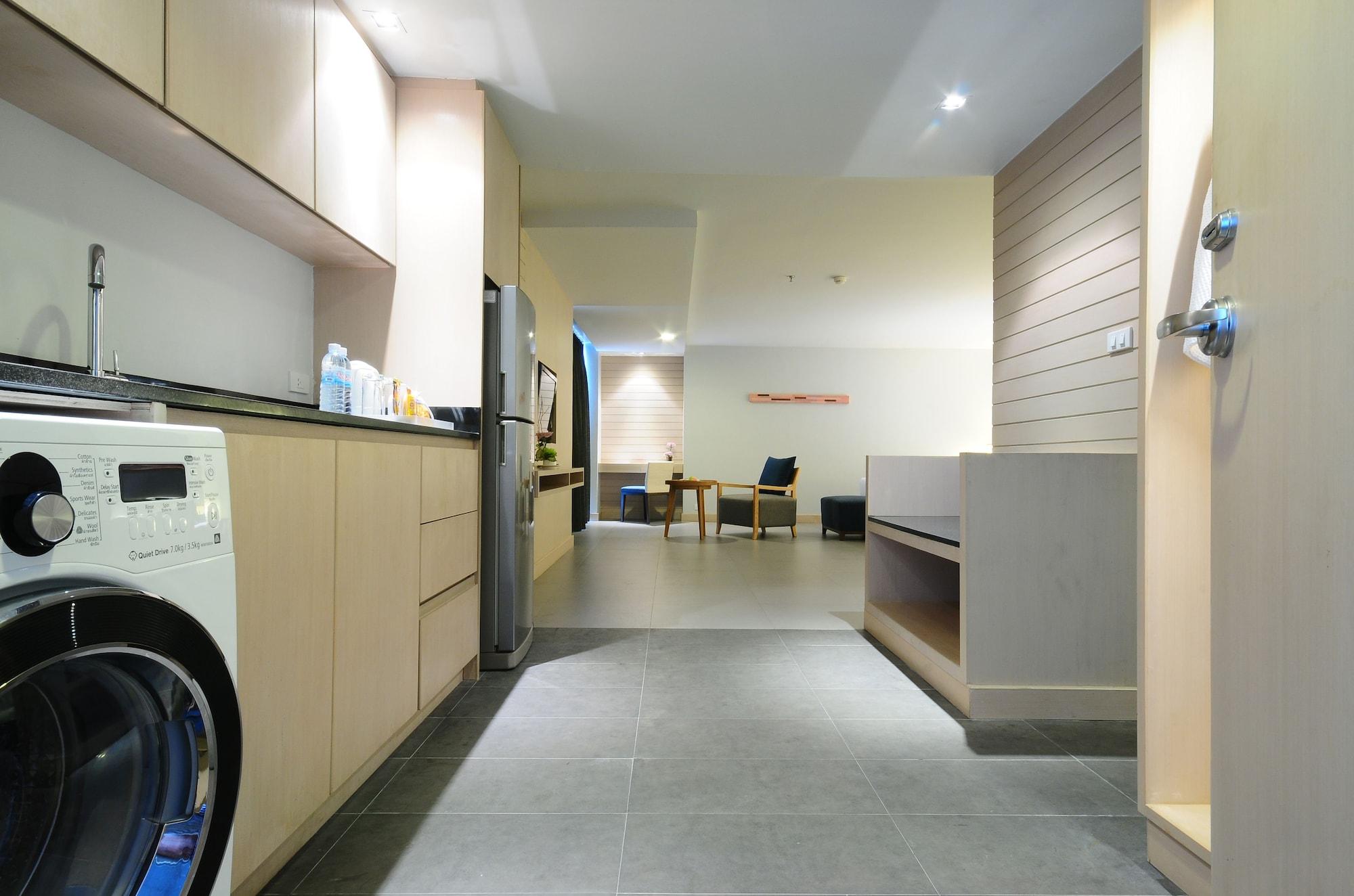 Ashlee Heights Hotel Patong Exterior photo