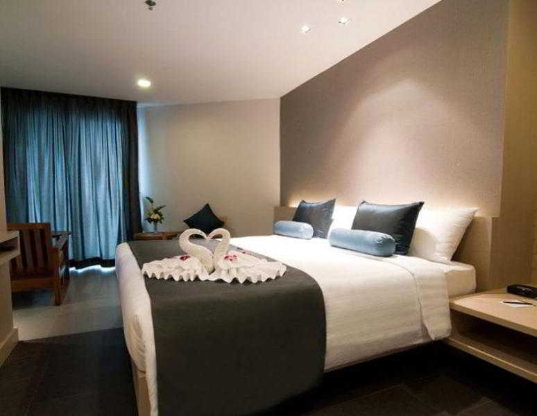Ashlee Heights Hotel Patong Exterior photo